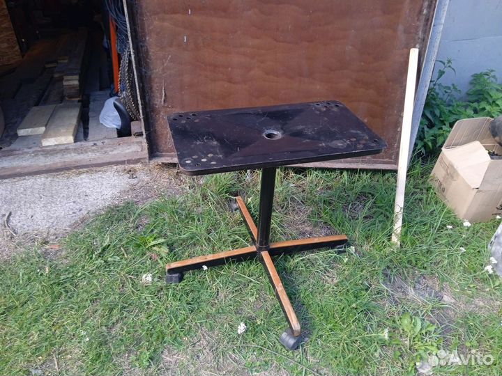 Подставка для телевизора