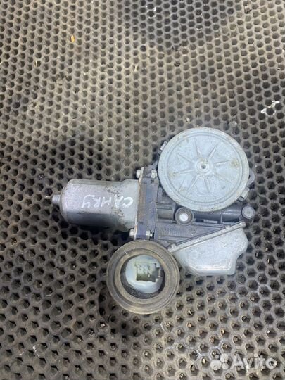 Моторчик стеклоподъёмника Toyota Camry V50 Камри