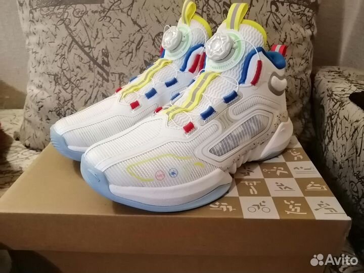 Кроссовки баскетбольные детские. 38 размер 24см