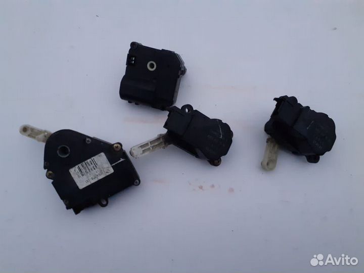 Моторчик заслонки печки Мерседес ML 163