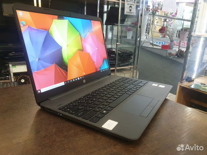 Свежий Ноутбук HP 15-gw0040ur