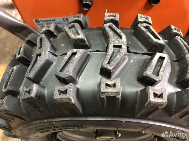 Снегоуборщик бензиновый Husqvarna ST 224