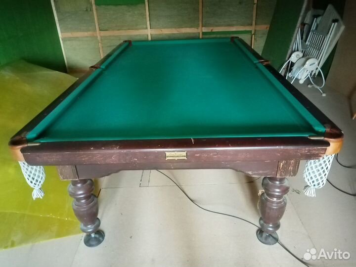 Бильярдный стол