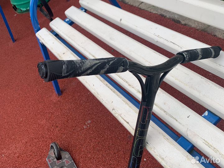 Трюковой самокат colt