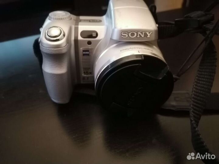 Компактный фотоаппарат Sony DSC H7
