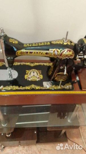 Швейная машина lark