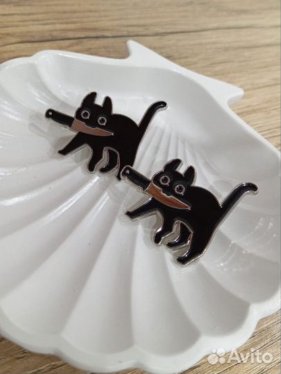 Значки-пины