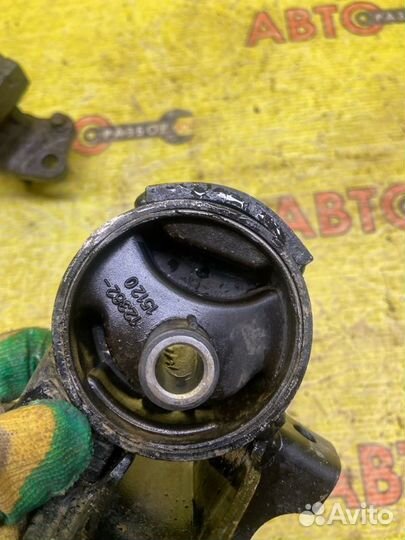 Подушка двигателя Toyota Corolla E101 4EFE 1993