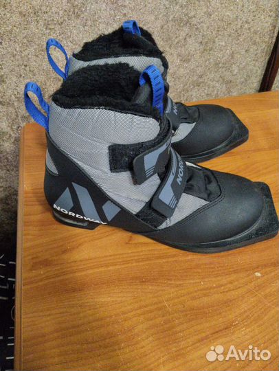 Лыжные ботинки