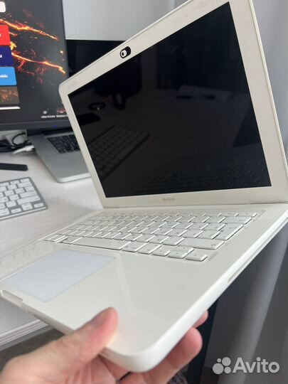 Macbook 13 mid 2010 в разбор, экран, матрица