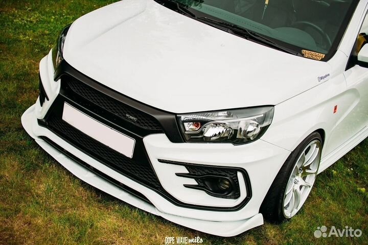 Сплиттер универсальный на передний бампер