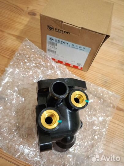 Корпус термостата нижний Cummins 2.8