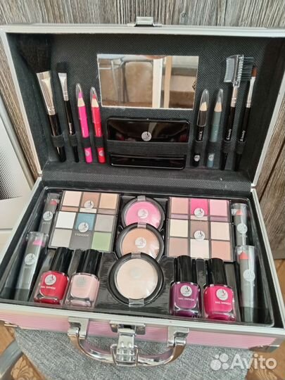 Подарочный набор косметики