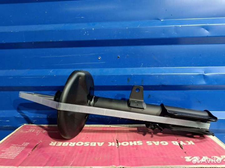 Амортизатор задний левый Toyota Camry MCV20