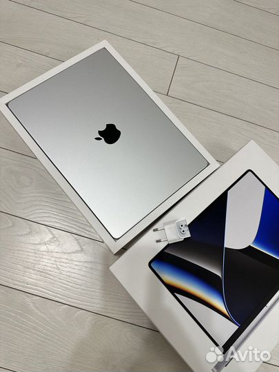 Apple MacBook Pro 14 (mkgr3) M1 Pro 16Gb/512Gb