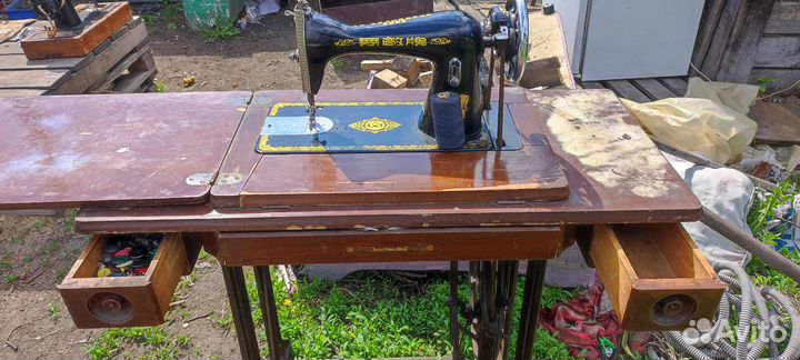 Швейная машинка ножная