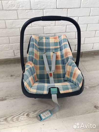 Детское автокресло maxi cosi 0+