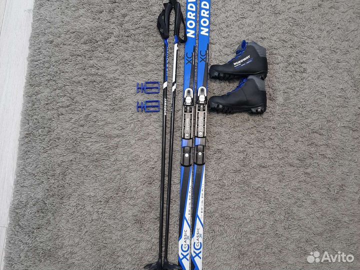 Беговые лыжи, палки, ботинки