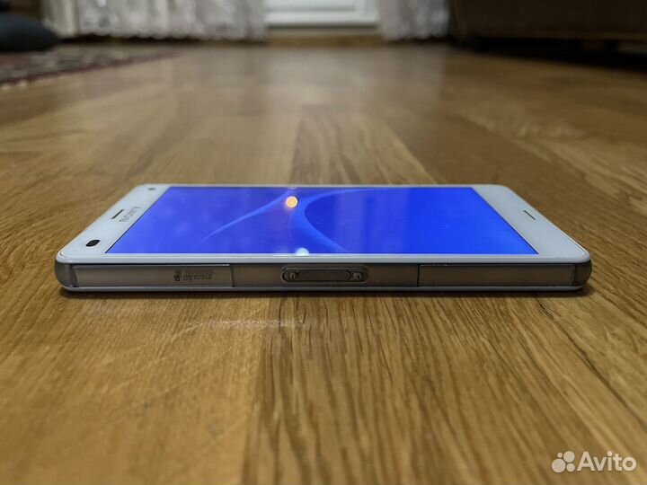 Смартфон sony xperia z3 compact