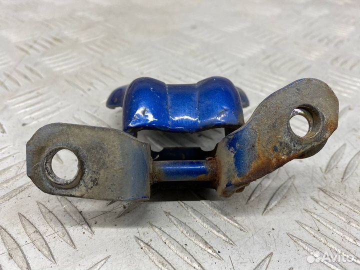 Б/У петля двери передний левый Mazda Demio DW5W B5