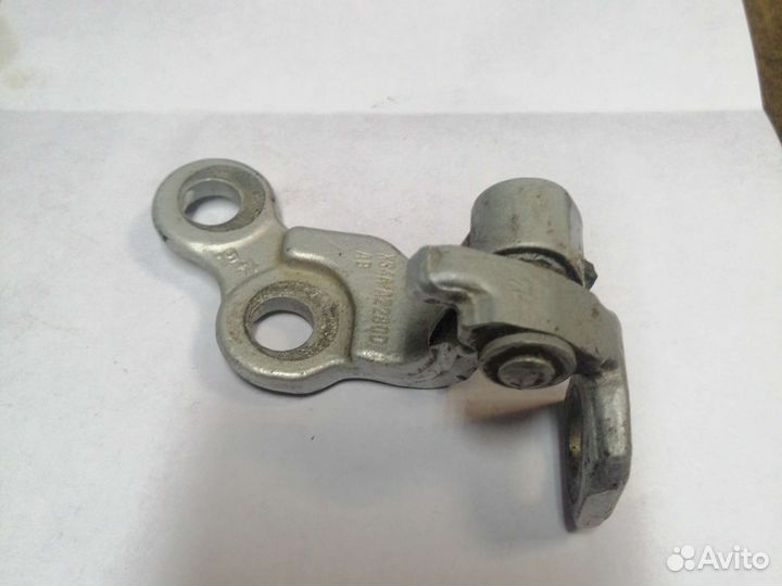 Петля двери передняя правая Ford Focus I