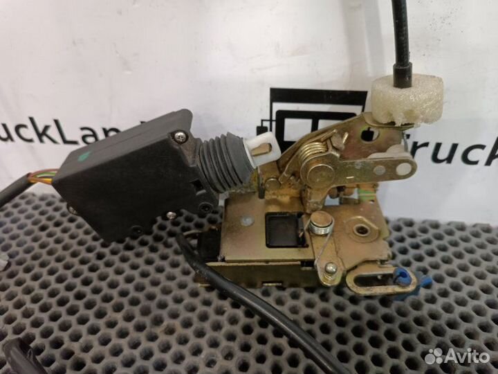 Замок боковой двери левый Man Tgx