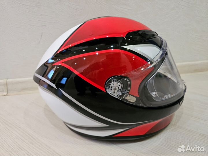 Продается мотошлем AGV K6