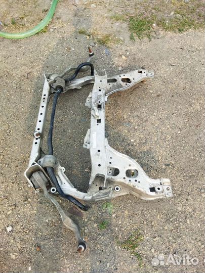Подрамник передний BMW E90 05-12г