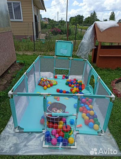 Детский игровой манеж, сухой бассейн