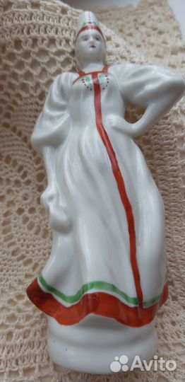 Фарфоровые статуэтки