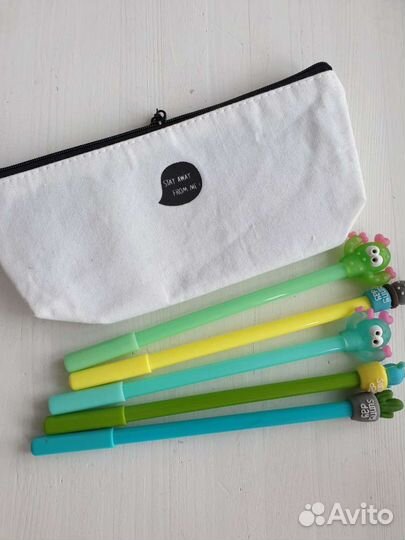 Новый школьный пенал и 5 ручек с кактусами