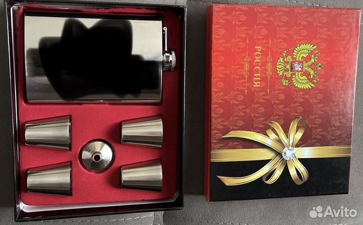 Фляжка с рюмками