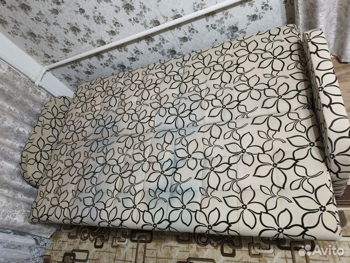 Диван с матрасом