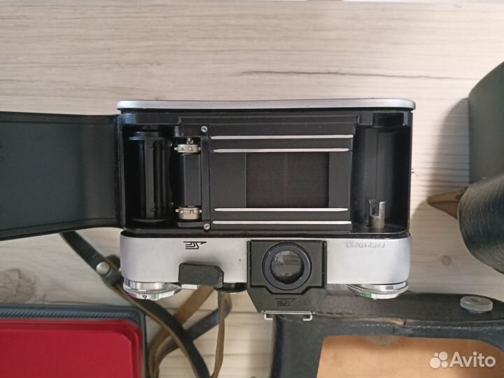Пленочный фотоаппарат зенит