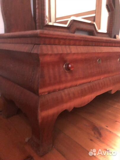 Трюмо с зеркалом старинное