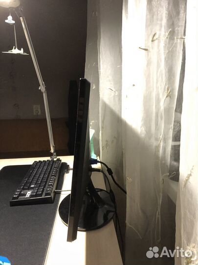 Монитор Samsung S22D300