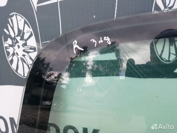 Стекло правое заднее кузовное Peugeot Partner M59