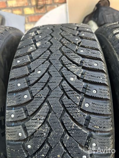 Pirelli Formula Ice 215/55 R16
