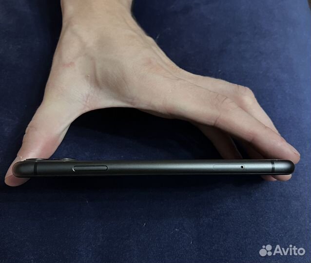 Продам iPhone 11 на 64г