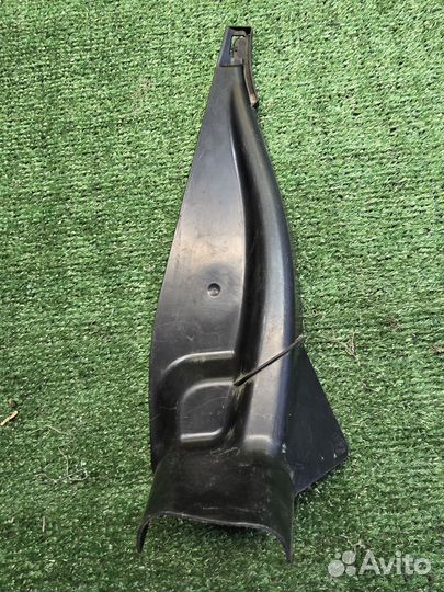 Желоб водоотвода под жабо VW Golf