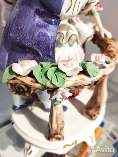 Фарфоровая статуэтка