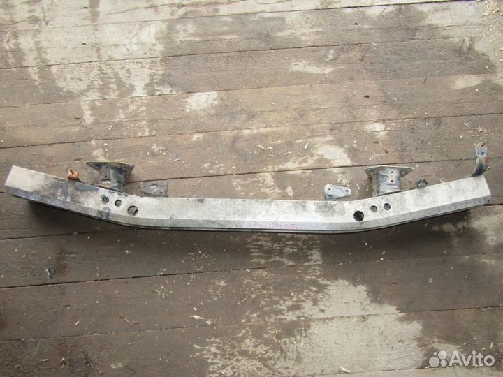 Усилитель переднего бампера LX 570