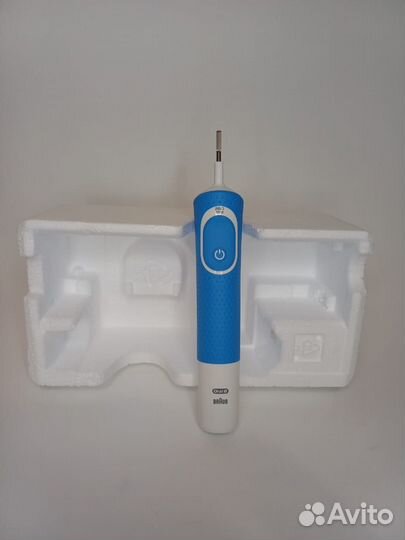 Электрическая зубная щетка oral b новая