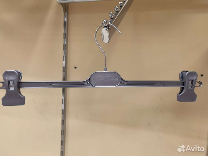 Вешалки плечики пластиковые