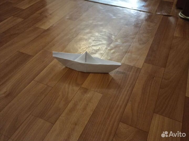 Бумажный кораблик
