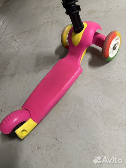 Детский самокат со светящимися колёсами