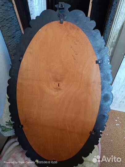 Зеркало в бронзовой раме