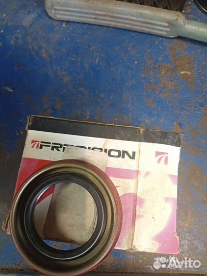 Сальник раздатки задний и передний 242 раздатка