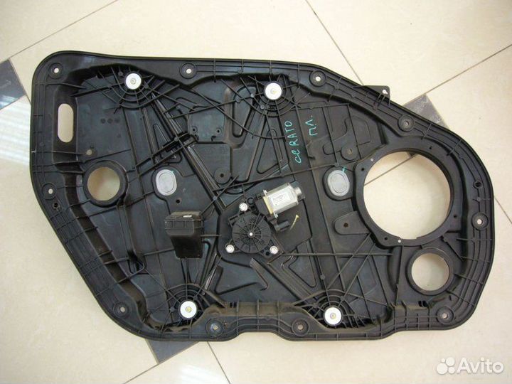 Стеклоподъемник передний левый Kia Cerato 3 седан