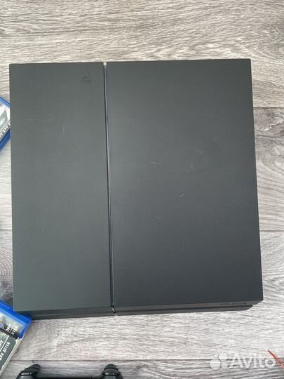 Sony PS4 Fat 1 tb + 3 диска +2 геймпада